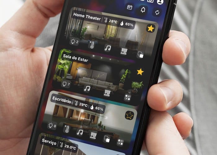 Celular mostrando ambientes e funções do aplicativo de automação residencial